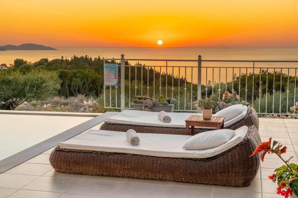 Fiscardo Luxury Stone Villa Suzana ,With Sunset View! Фискардо Екстериор снимка